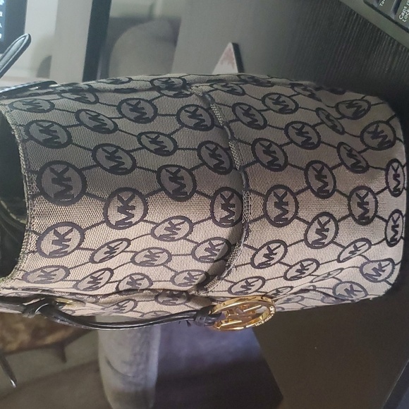 Michael Kors Purse - Picture 4 of 12